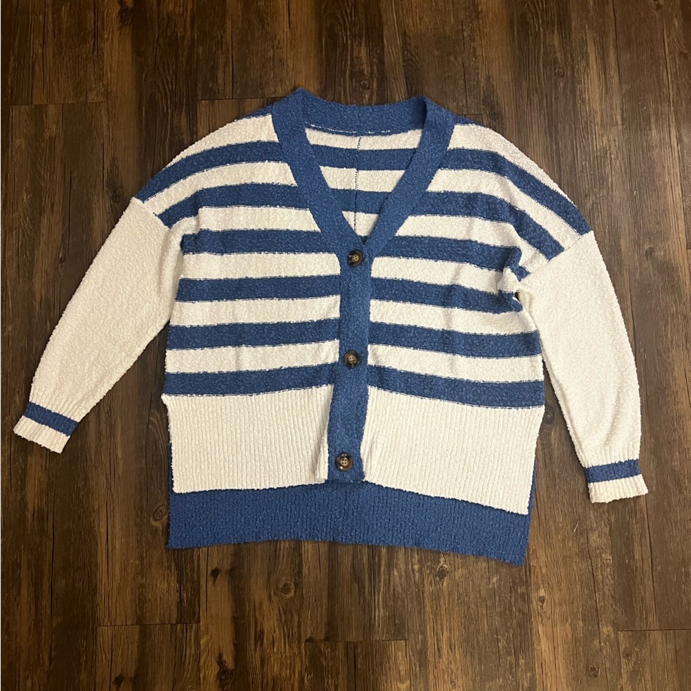 Source Unknown Blue and White Knit Cardigan
